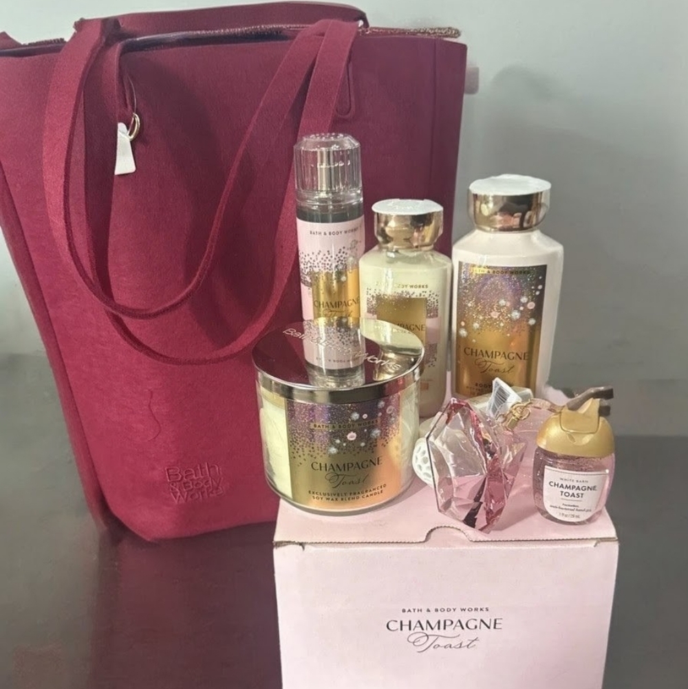 9 Peice Bath & Body Works Champagne Toast Collection